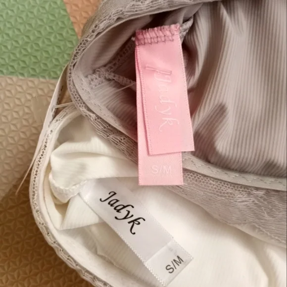 2 BRAND NEW BOUTIQUE  BRALETTES BUNDLE S/M - Picture 4 of 6